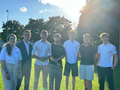 Der neue Vorstand: v.l.n.r. Mirijam Merl, Michael Bubnjar, Simon Merl, Erdogan Koc, Adrian Schinko, Julius Zipper, Mats Hoyer; es fehlt Max Rübenacker