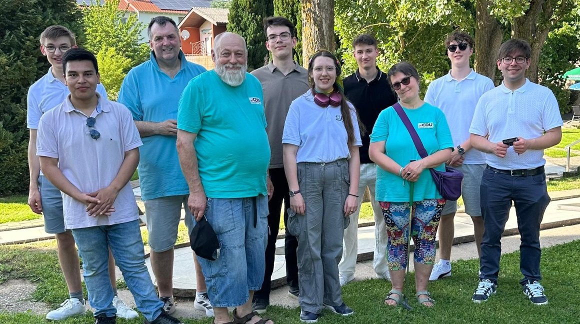 JU Kraichgau und CDU Sulzfeld-Zaisenhausen treffen sich zum Minigolfen mit Ansgar Mayr MdL