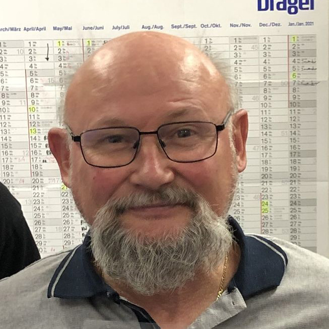  Martin Bauer
