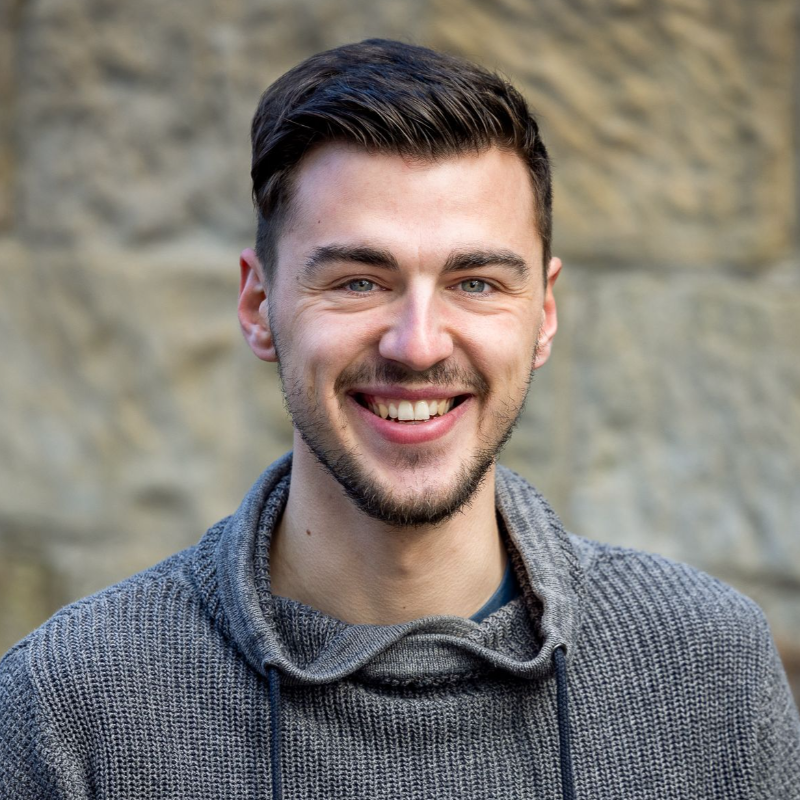  Tobias Burkhard